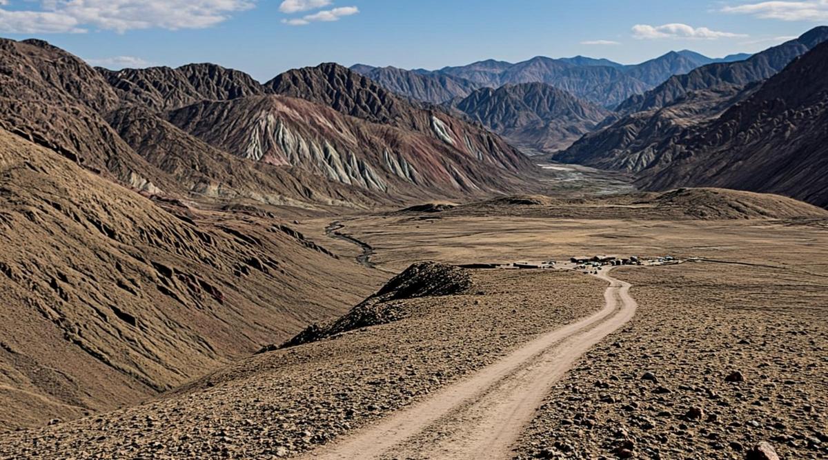 Culpeo Minerals на 45% расширила геологоразведочные участки в Чили Горный ландшафт в чилийских Андах с видимыми признаками медной минерализации, вдали – участок геологоразведочных работ.