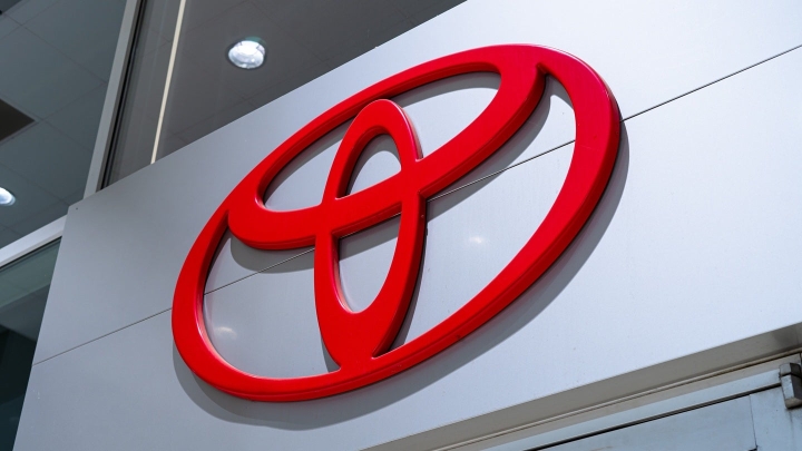 Toyota вложит 10 млрд долларов в США, запуская завод по производству батарей