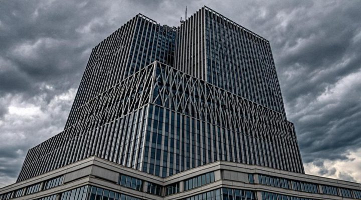 Еврокомиссия призвала к слияниям банков после срыва сделки в Германии